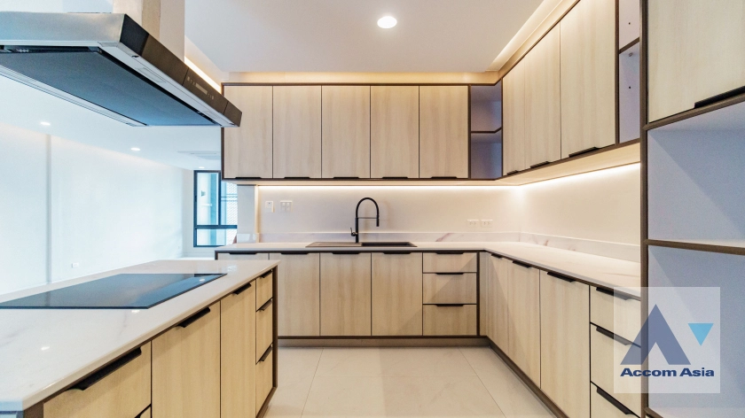 4  3 br Townhouse For Rent in Sukhumvit ,Bangkok BTS Phrom Phong at KLANG Nivas AA41761