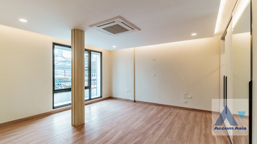 9  3 br Townhouse For Rent in Sukhumvit ,Bangkok BTS Phrom Phong at KLANG Nivas AA41761