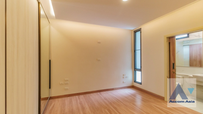 14  3 br Townhouse For Rent in Sukhumvit ,Bangkok BTS Phrom Phong at KLANG Nivas AA41761