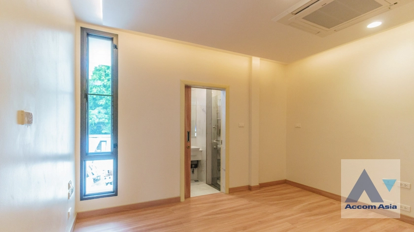 16  3 br Townhouse For Rent in Sukhumvit ,Bangkok BTS Phrom Phong at KLANG Nivas AA41761