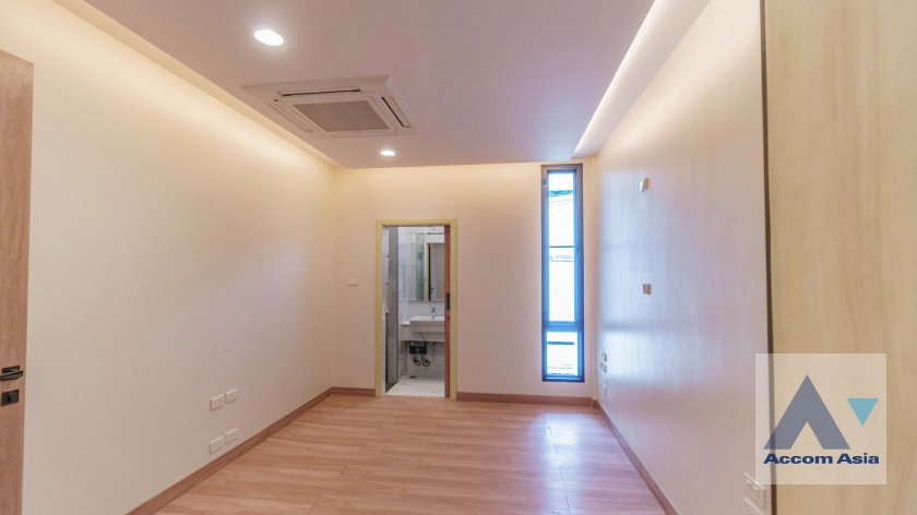 21  3 br Townhouse For Rent in Sukhumvit ,Bangkok BTS Phrom Phong at KLANG Nivas AA41761