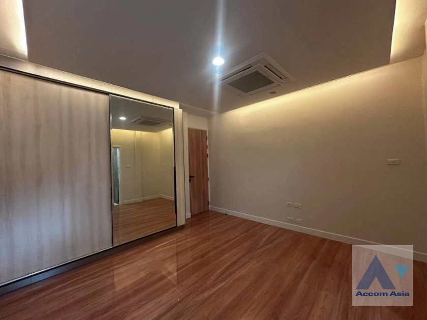 19  3 br Townhouse for rent and sale in Sukhumvit ,Bangkok BTS Phrom Phong at KLANG Nivas AA41765