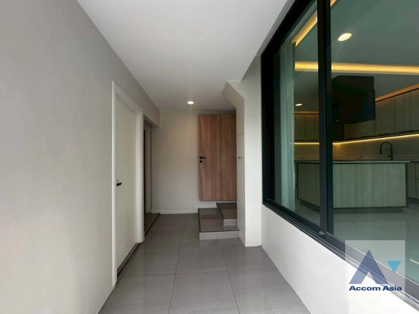 35  3 br Townhouse for rent and sale in Sukhumvit ,Bangkok BTS Phrom Phong at KLANG Nivas AA41765