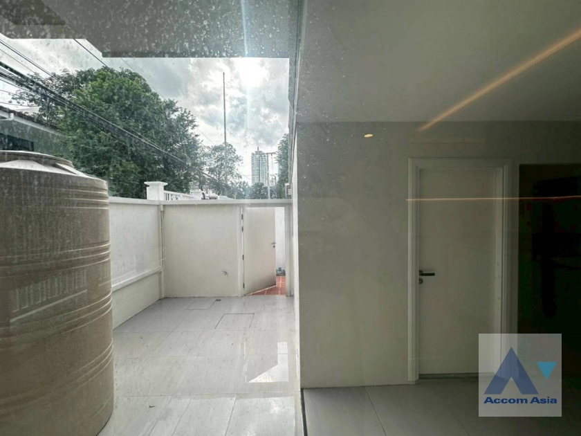 36  3 br Townhouse for rent and sale in Sukhumvit ,Bangkok BTS Phrom Phong at KLANG Nivas AA41765