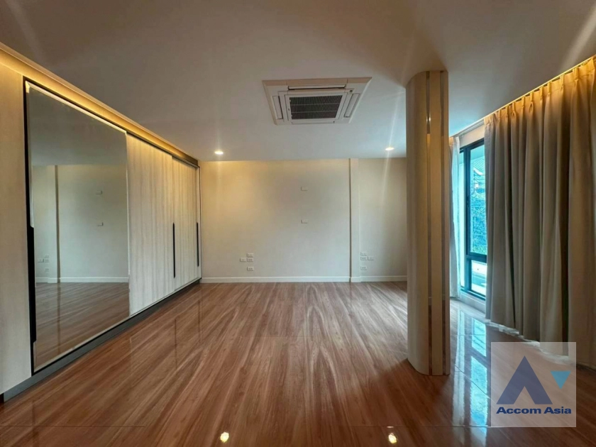 12  3 br Townhouse for rent and sale in Sukhumvit ,Bangkok BTS Phrom Phong at KLANG Nivas AA41765