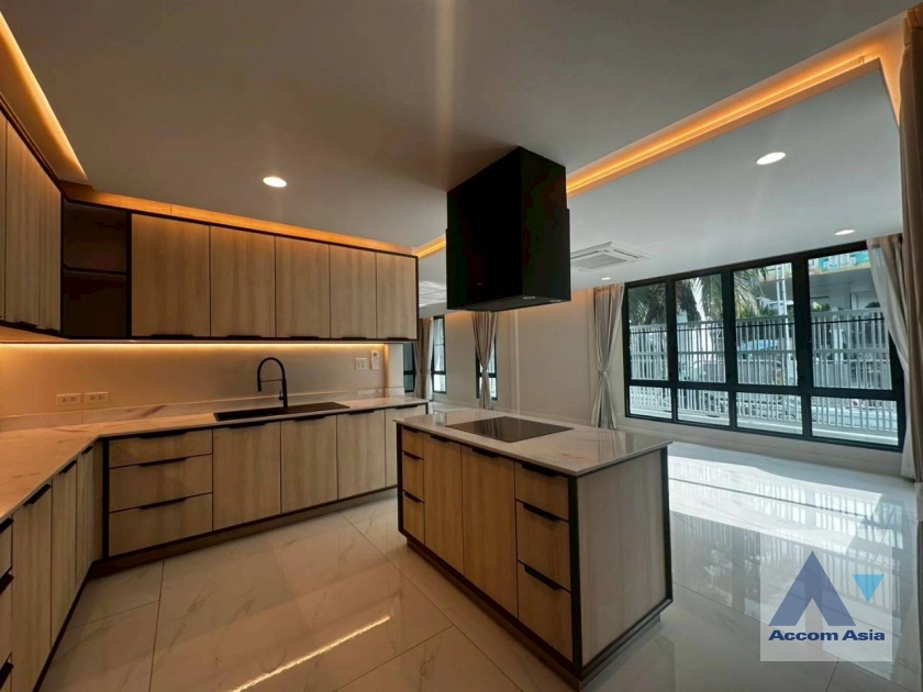 5  3 br Townhouse for rent and sale in Sukhumvit ,Bangkok BTS Phrom Phong at KLANG Nivas AA41765
