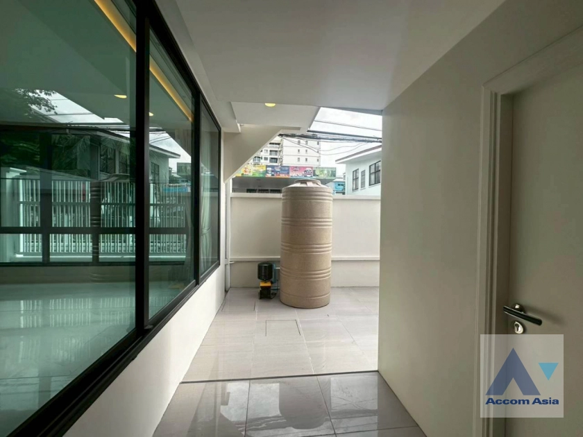 37  3 br Townhouse for rent and sale in Sukhumvit ,Bangkok BTS Phrom Phong at KLANG Nivas AA41765