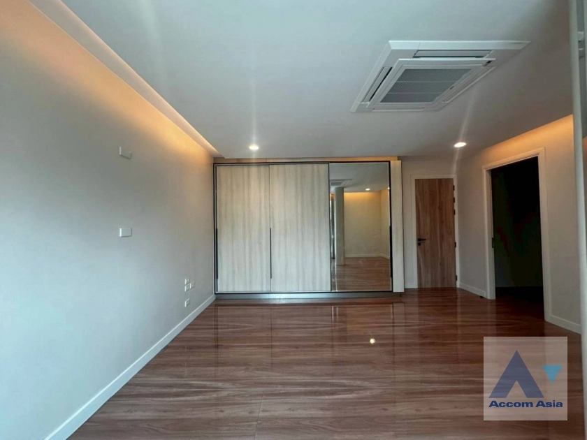 12  3 br Townhouse For Rent in Sukhumvit ,Bangkok BTS Phrom Phong at KLANG Nivas AA41767