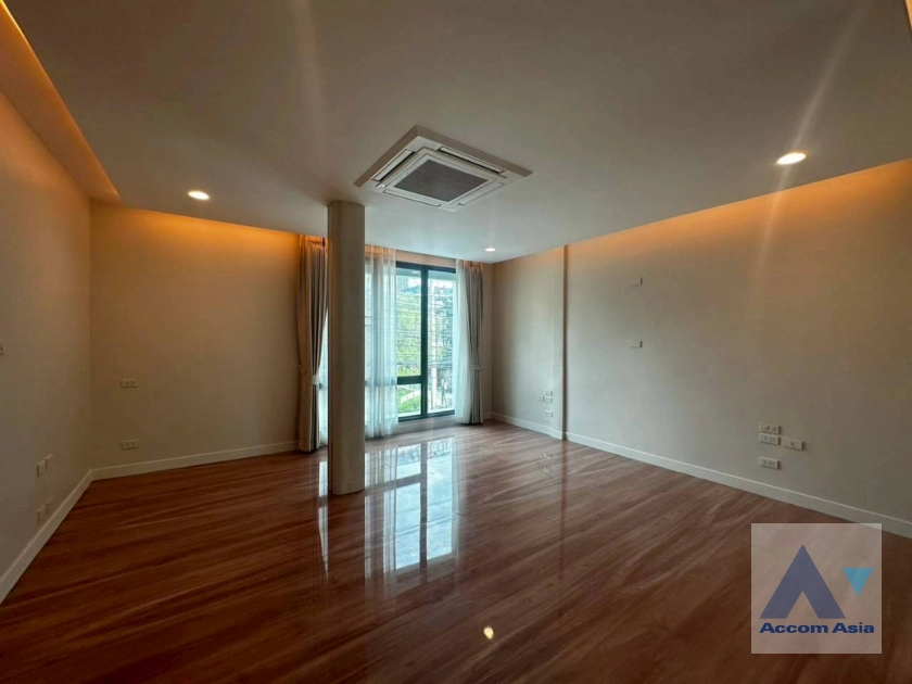 13  3 br Townhouse For Rent in Sukhumvit ,Bangkok BTS Phrom Phong at KLANG Nivas AA41767