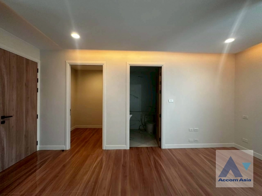 14  3 br Townhouse For Rent in Sukhumvit ,Bangkok BTS Phrom Phong at KLANG Nivas AA41767
