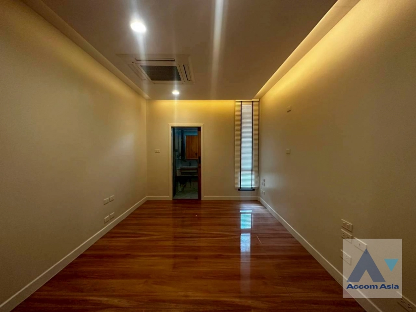 18  3 br Townhouse For Rent in Sukhumvit ,Bangkok BTS Phrom Phong at KLANG Nivas AA41767