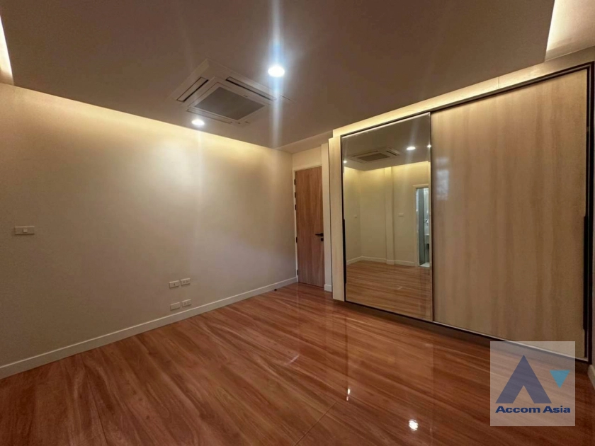 16  3 br Townhouse For Rent in Sukhumvit ,Bangkok BTS Phrom Phong at KLANG Nivas AA41767