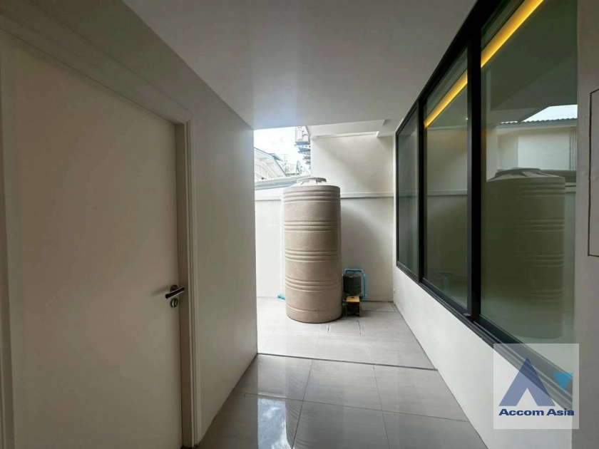 32  3 br Townhouse For Rent in Sukhumvit ,Bangkok BTS Phrom Phong at KLANG Nivas AA41767