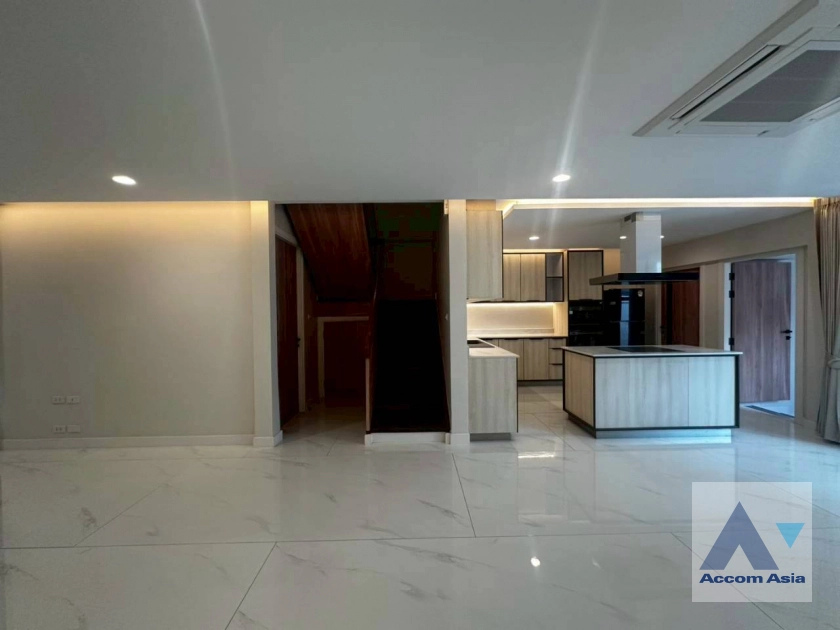 4  3 br Townhouse For Rent in Sukhumvit ,Bangkok BTS Phrom Phong at KLANG Nivas AA41767