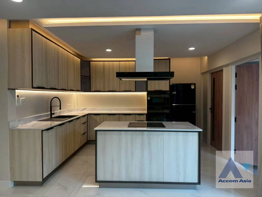5  3 br Townhouse For Rent in Sukhumvit ,Bangkok BTS Phrom Phong at KLANG Nivas AA41767