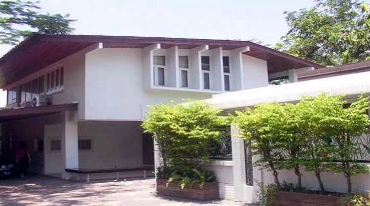 unit 3 Bedrooms  House For Rent & Sale in Sukhumvit, Bangkok  near BTS Ekkamai (9002101)