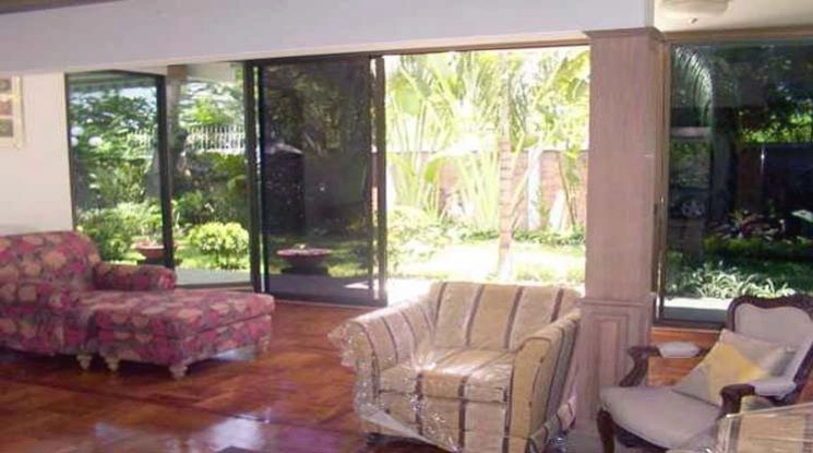  1  3 br House for rent and sale in Sukhumvit ,Bangkok BTS Ekkamai 9002101