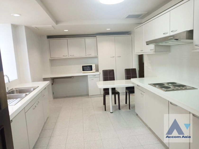 unit 3 Bedrooms  Condominium For Rent in Sukhumvit, Bangkok  (AA41774)