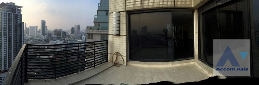 Big Balcony | Baan Piya Sathorn Condominium  3 Bedroom for Sale MRT Lumphini in Sathorn Bangkok