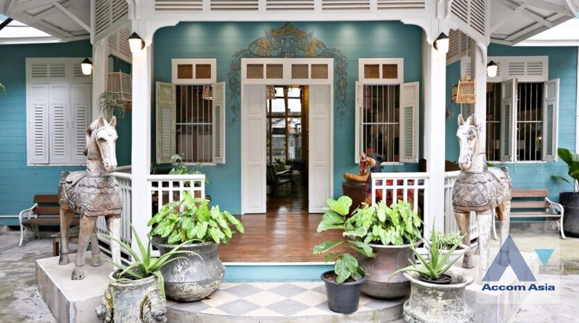 13  3 br House for rent and sale in Silom ,Bangkok BTS Surasak AA41796