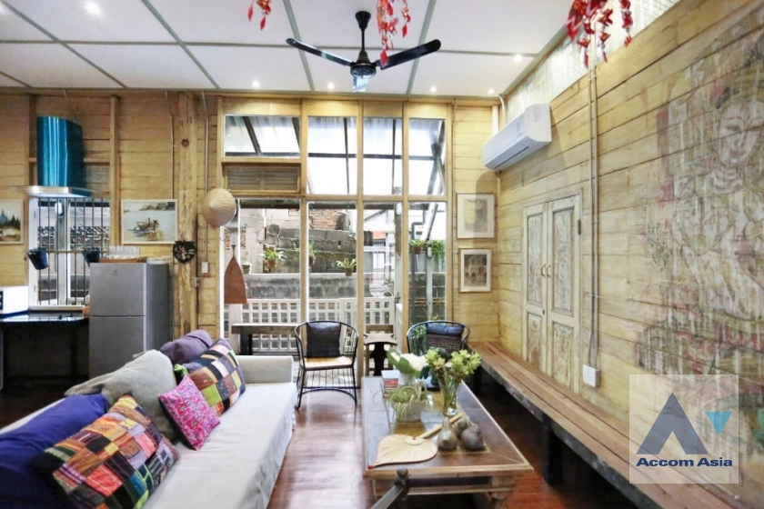  1  3 br House for rent and sale in Silom ,Bangkok BTS Surasak AA41796