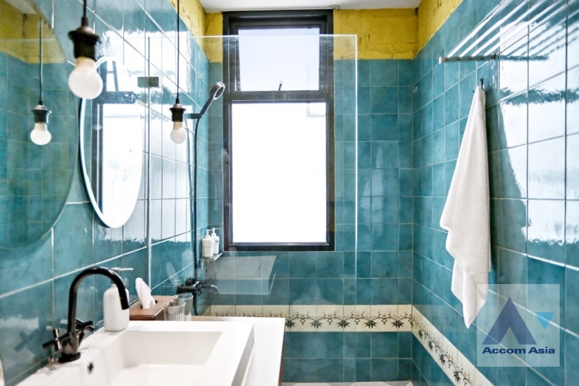 11  3 br House for rent and sale in Silom ,Bangkok BTS Surasak AA41796