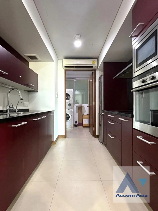 unit 2 Bedrooms  Condominium For Rent in Ploenchit, Bangkok  near BTS Chitlom (AA41799)