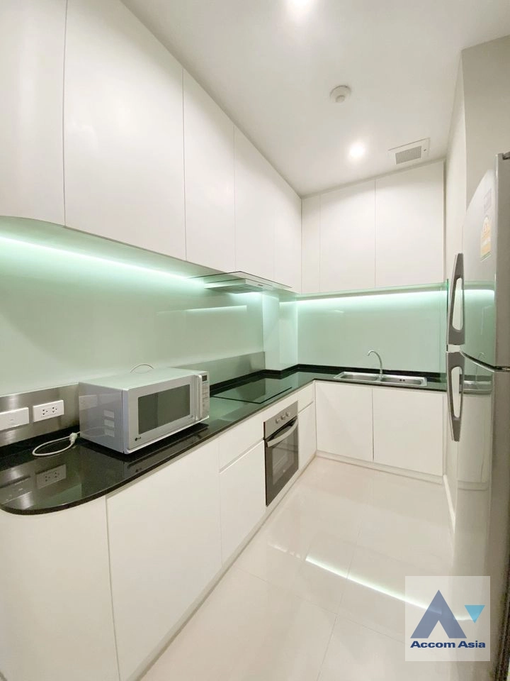 unitFully Furnished |  2 Bedrooms  Condominium For Rent in Ploenchit, Bangkok  near BTS Chitlom (AA41803)