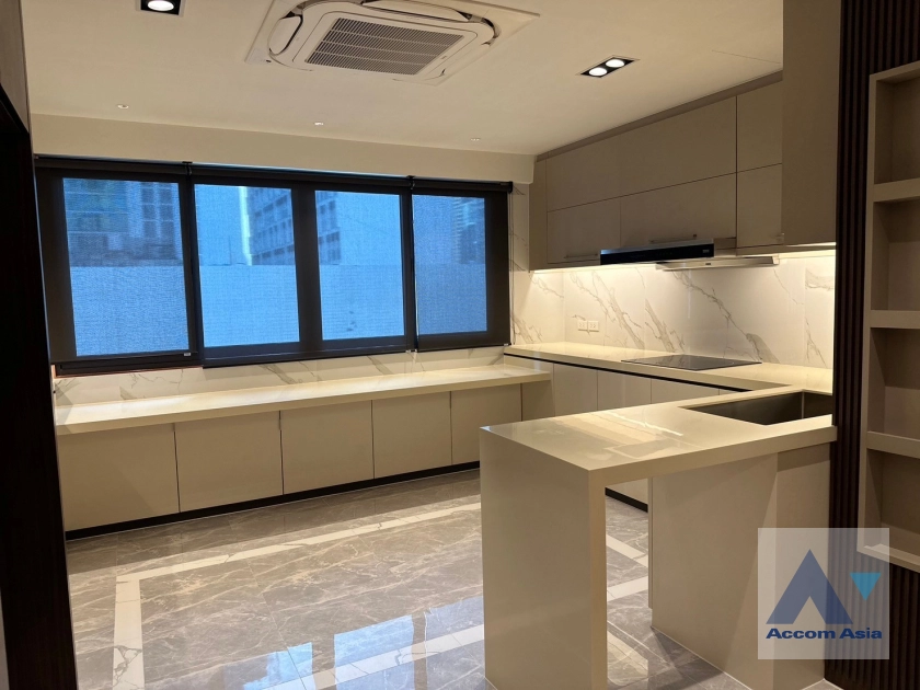 5  3 br Condominium For Sale in Ploenchit ,Bangkok BTS Ploenchit at Ploenchit Terrace AA41811
