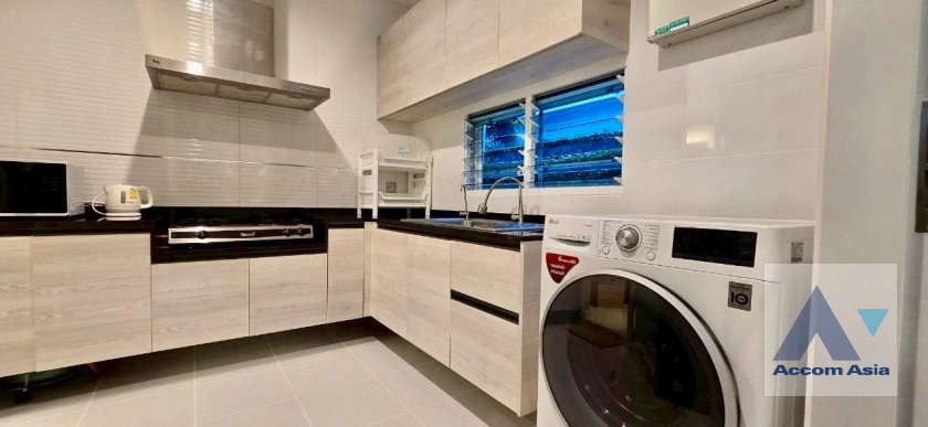 6  4 br House For Rent in Samutprakan ,Samutprakan  at Mantana 2 Bangna Km.7 AA41826