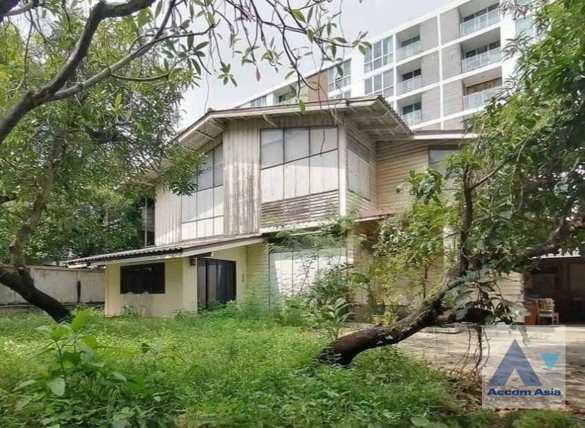  2  House For Rent in Phaholyothin ,Bangkok BTS Ari AA41827