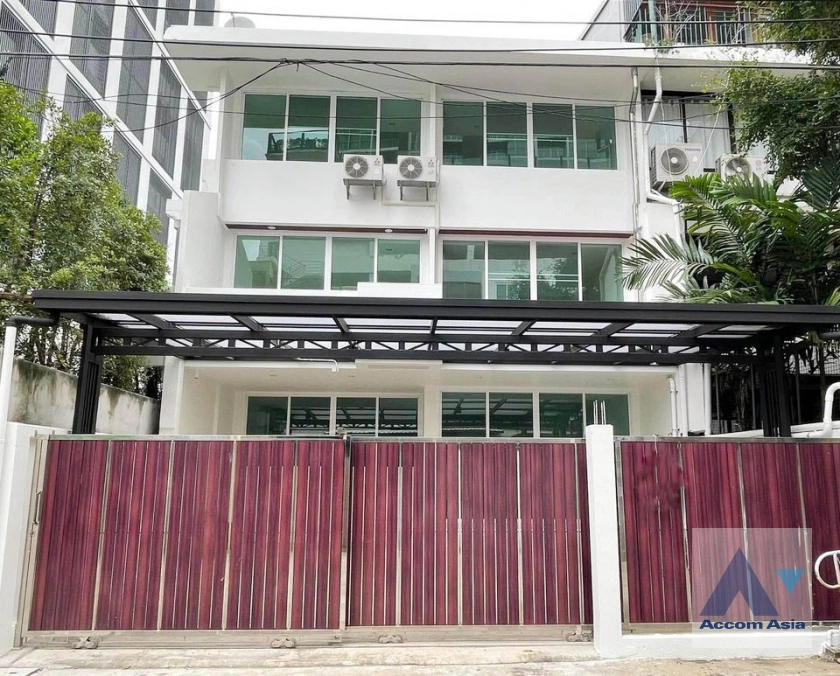Home Office townhouse for rent in Sathorn, Bangkok Code AA41833