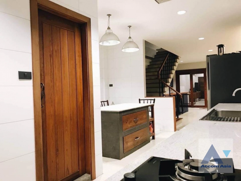 9  2 br Townhouse for rent and sale in Sathorn ,Bangkok BTS Saint Louis AA41836