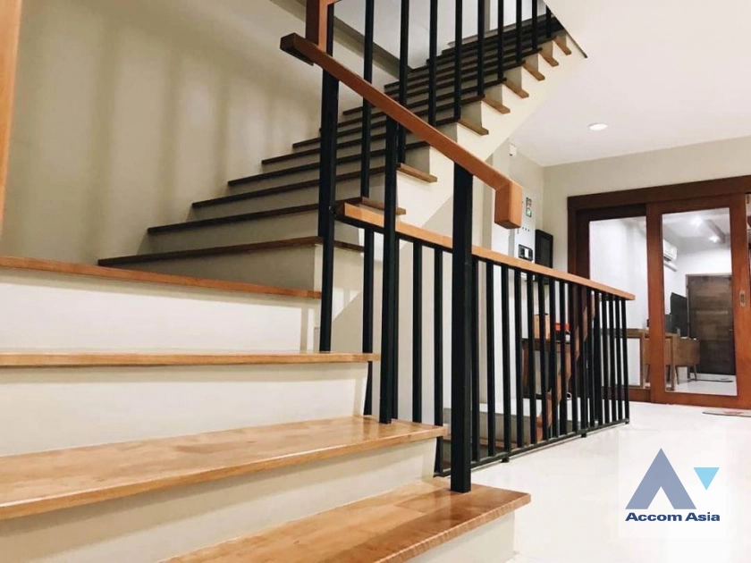 10  2 br Townhouse for rent and sale in Sathorn ,Bangkok BTS Saint Louis AA41836