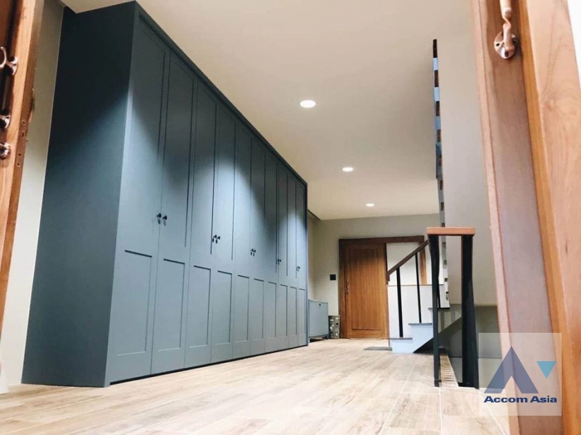 12  2 br Townhouse for rent and sale in Sathorn ,Bangkok BTS Saint Louis AA41836