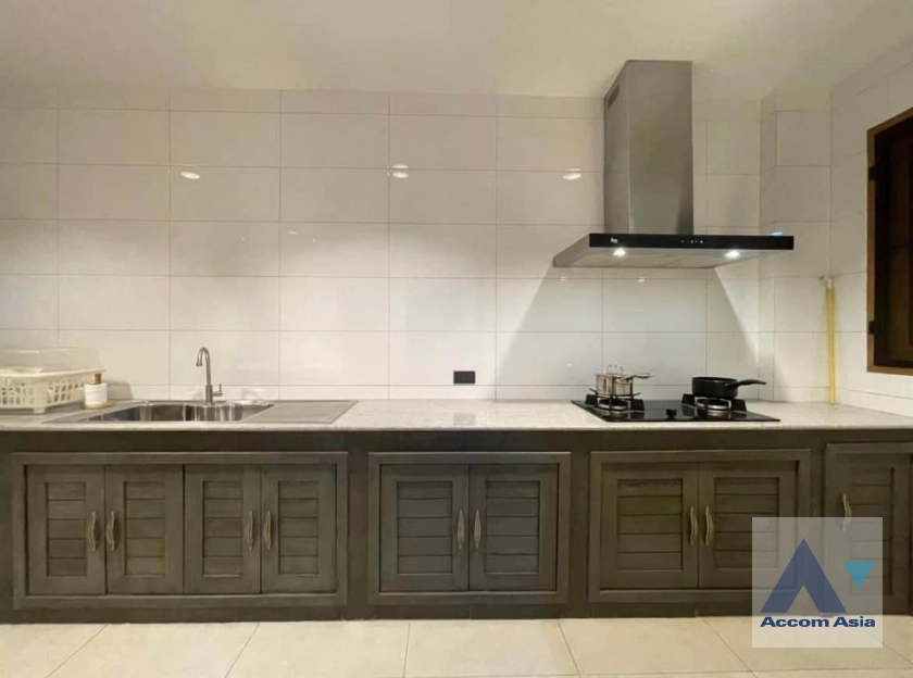 7  2 br Townhouse for rent and sale in Sathorn ,Bangkok BTS Saint Louis AA41836