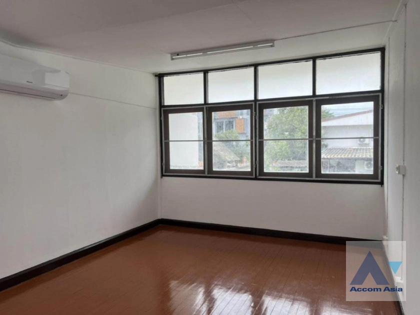 13  4 br House For Rent in Ratchadaphisek ,Bangkok MRT Lat Phrao AA41843