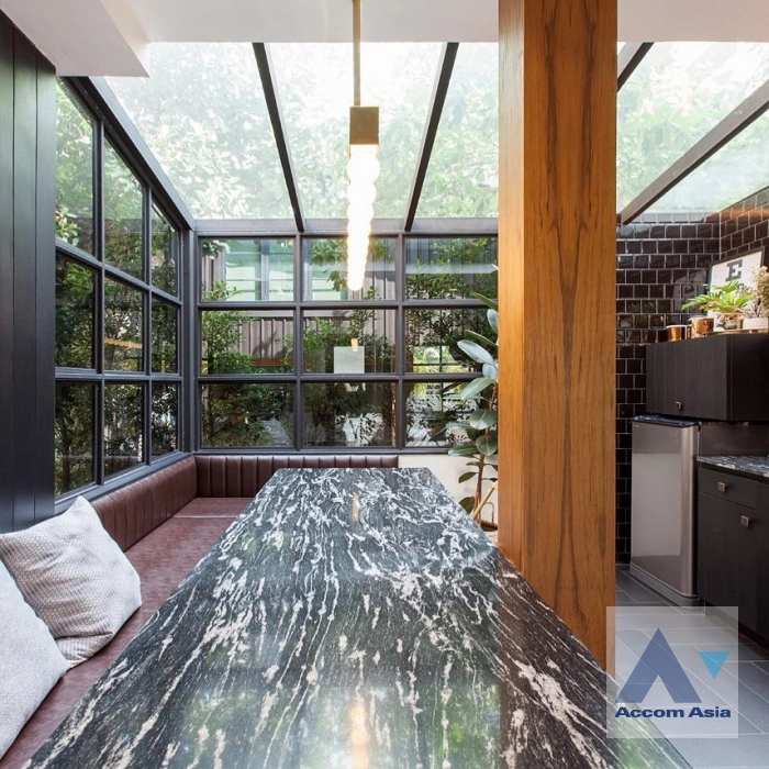  1  2 br House for rent and sale in Phaholyothin ,Bangkok MRT Chatuchak Park AA41844