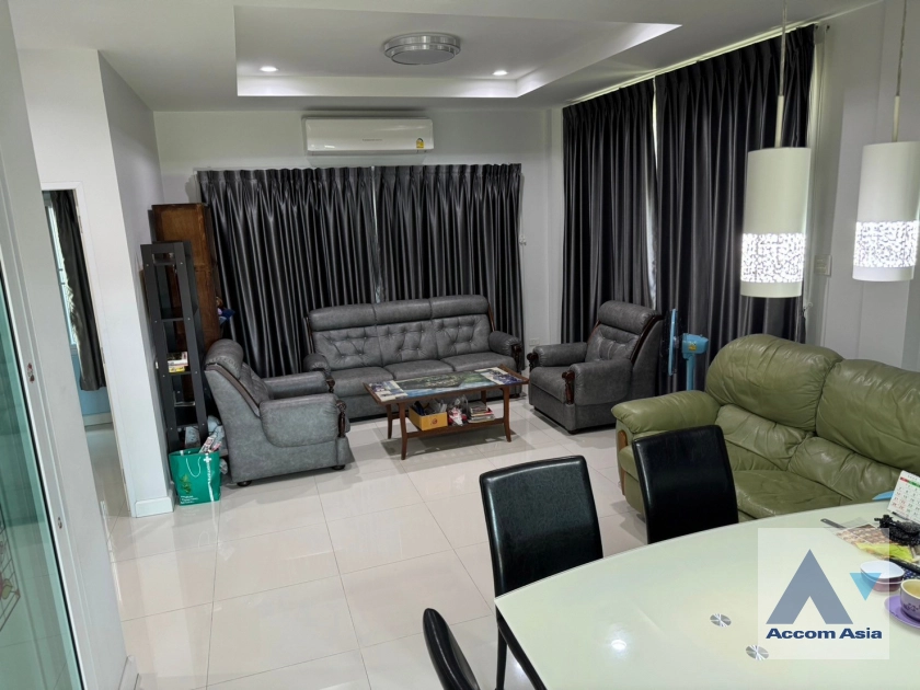unitHome Office |  5 Bedrooms  House For Rent in Sukhumvit, Bangkok  near BTS Phra khanong (AA41850)