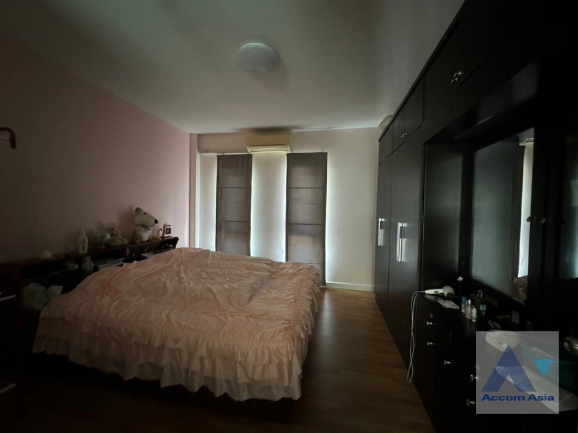 13  5 br House For Rent in Sukhumvit ,Bangkok BTS Phra khanong AA41850