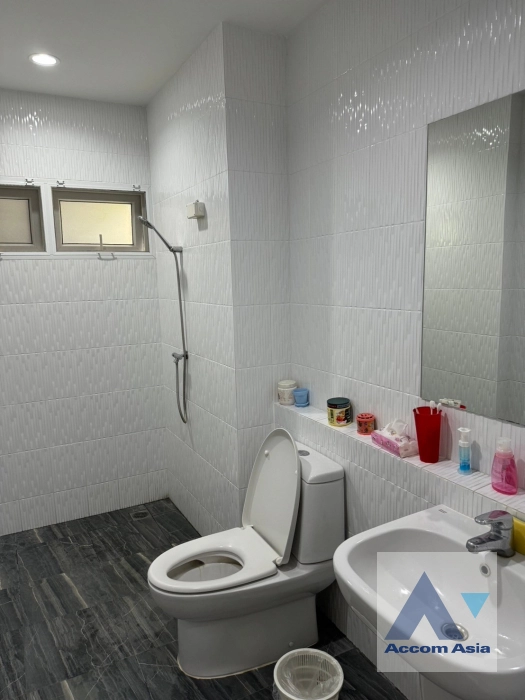 16  5 br House For Rent in Sukhumvit ,Bangkok BTS Phra khanong AA41850