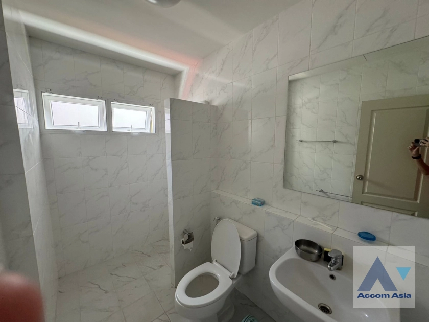 17  5 br House For Rent in Sukhumvit ,Bangkok BTS Phra khanong AA41850