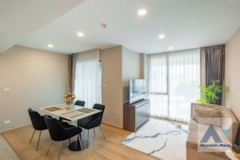  LLOYD Soonvijai-Thonglor Condominium  2 Bedroom for Rent ARL Makkasan in Ratchadaphisek Bangkok