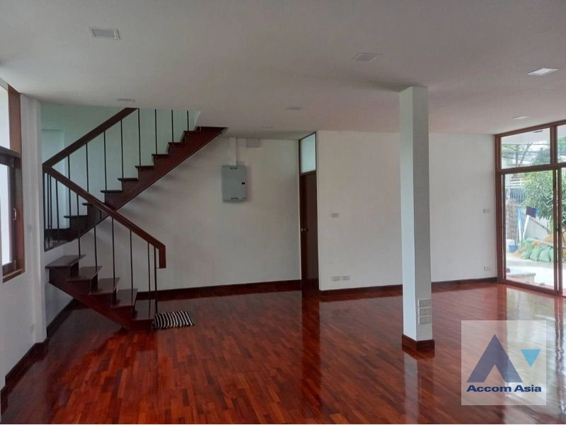 4  6 br House for rent and sale in Ratchadaphisek ,Bangkok  AA41862