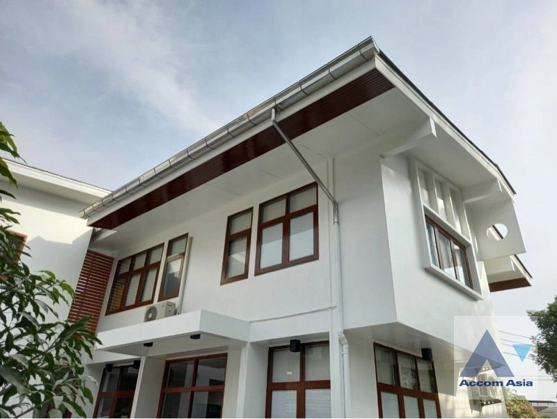 unit 6 Bedrooms  House For Rent & Sale in Ratchadaphisek, Bangkok  (AA41862)