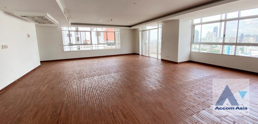 unit 3 Bedrooms  Apartment For Rent in Sukhumvit, Bangkok  near BTS Asok - MRT Sukhumvit (AA41865)