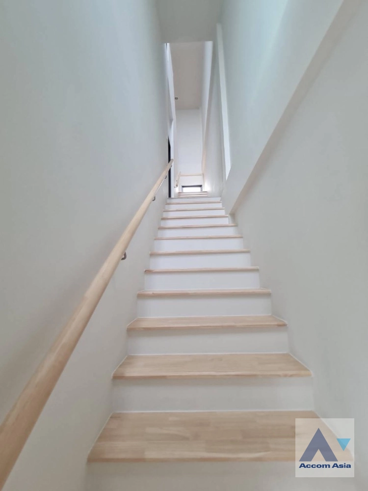 4  3 br Townhouse for rent and sale in Phaholyothin ,Bangkok  at Nue Connex Don Mueang AA41866