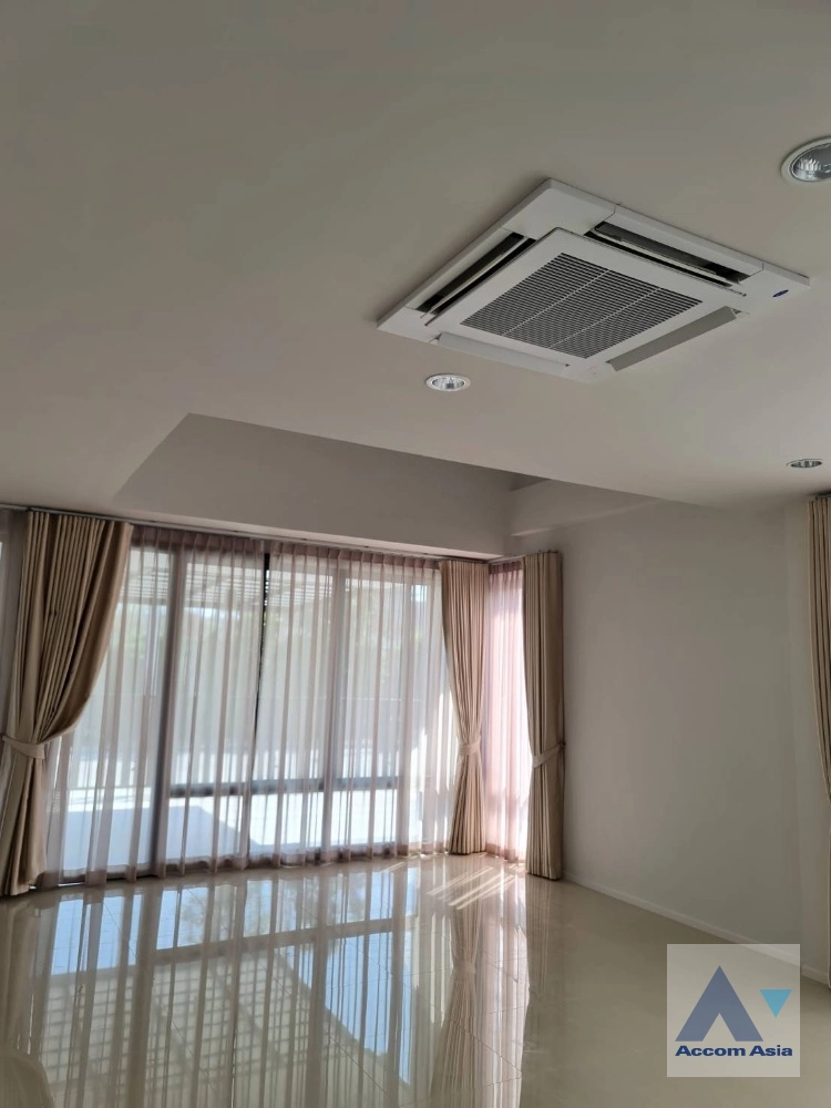 9  3 br Townhouse for rent and sale in Phaholyothin ,Bangkok  at Nue Connex Don Mueang AA41866