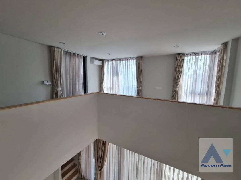 5  3 br Townhouse for rent and sale in Phaholyothin ,Bangkok  at Nue Connex Don Mueang AA41866