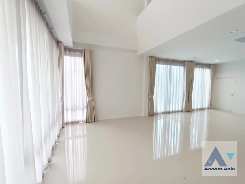 8  3 br Townhouse for rent and sale in Phaholyothin ,Bangkok  at Nue Connex Don Mueang AA41866